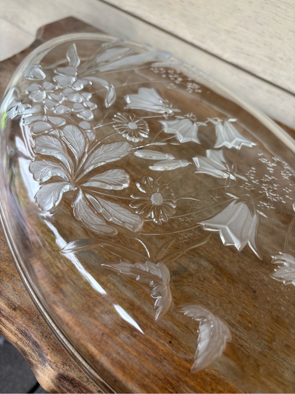 Studio Nova embossed glass oval dish
